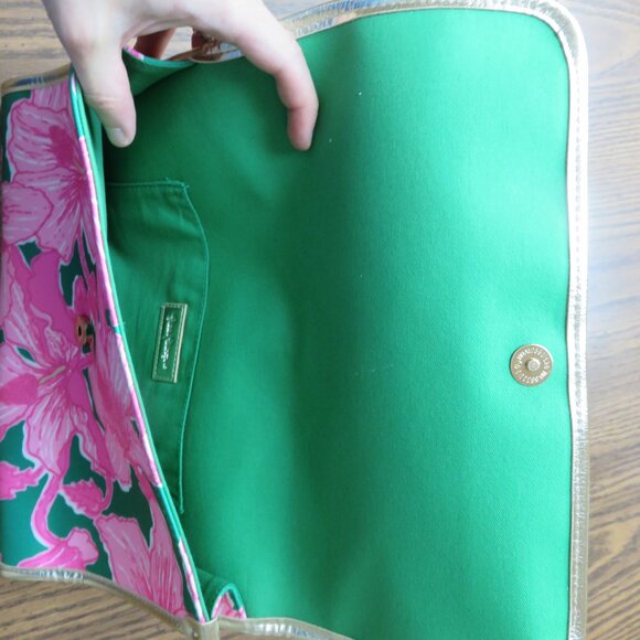 Lilly Pulitzer Oversized Clutch in Kelly Green Hibis Kiss - Picture 2 of 2